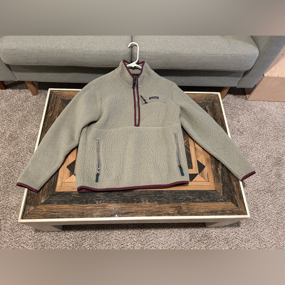 Patagonia women’s gray fleece